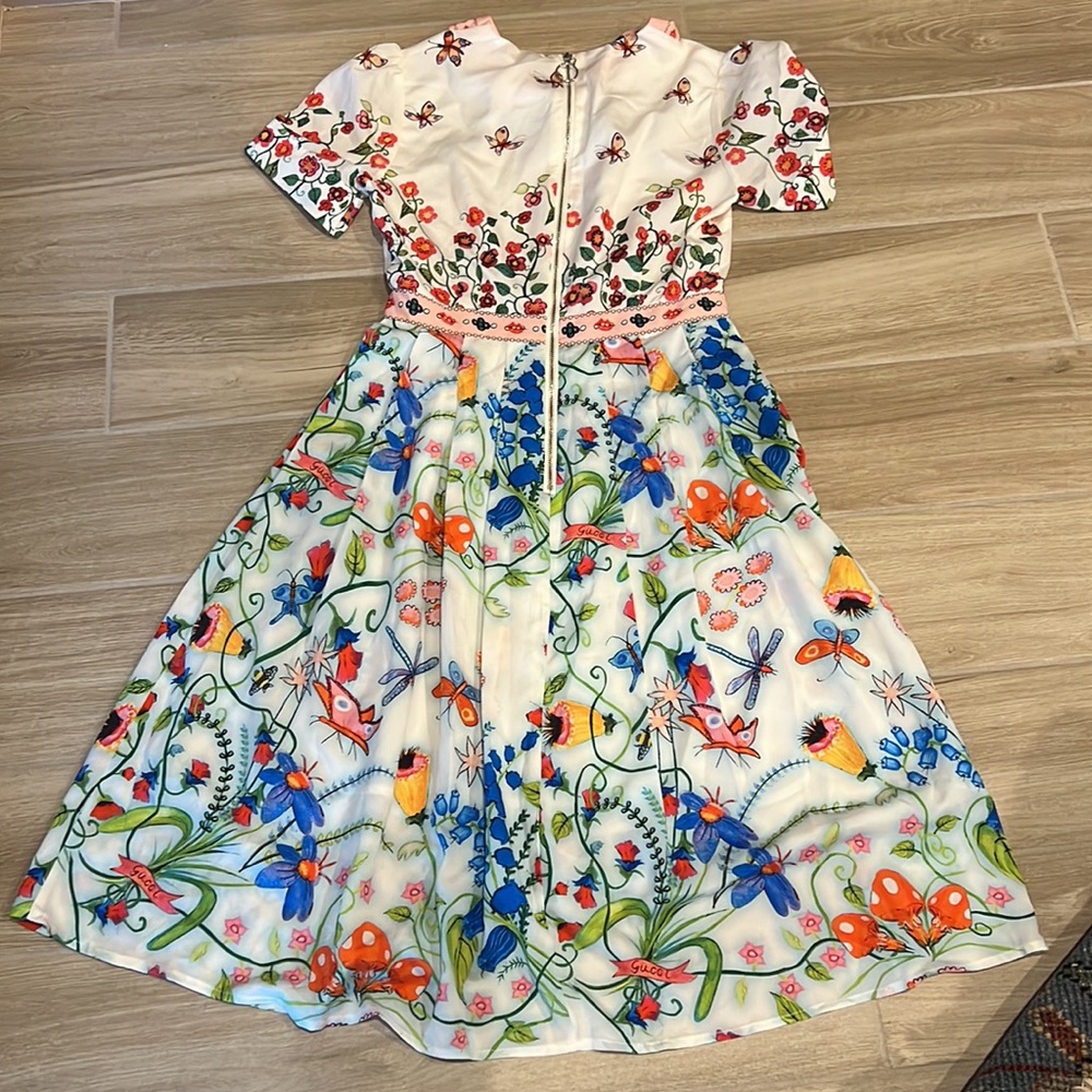 Dress size Small floral puff sleeves very pretty - Picture 4 of 17